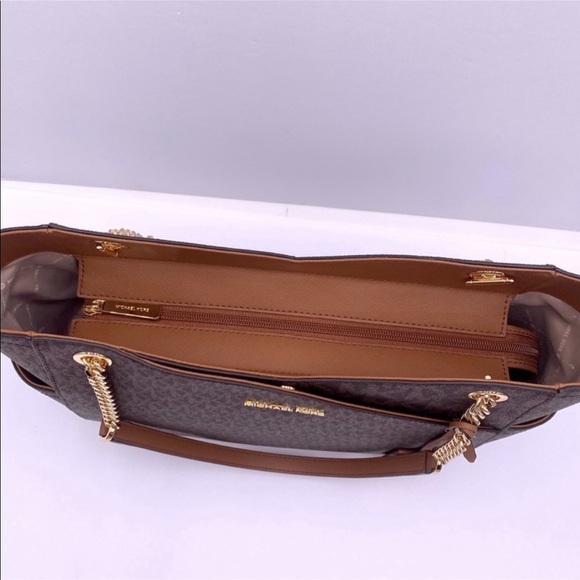 Michael Kors Large Chain Shoulder
Bag Tote - Picture 7 of 11